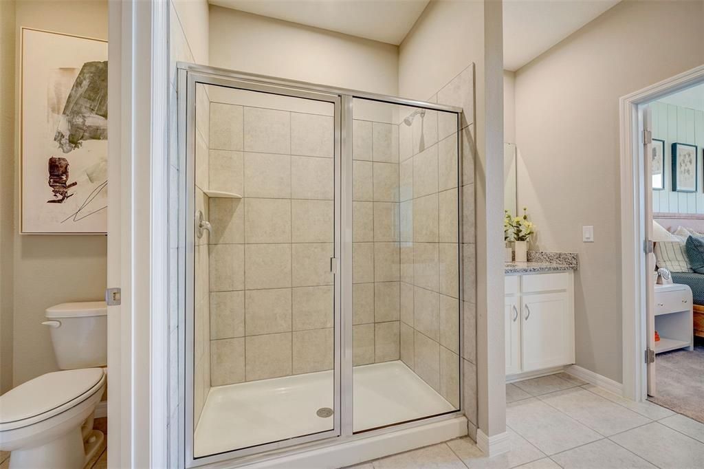 Activo con contrato: $410,000 (4 camas, 2 baños, 1839 Pies cuadrados)