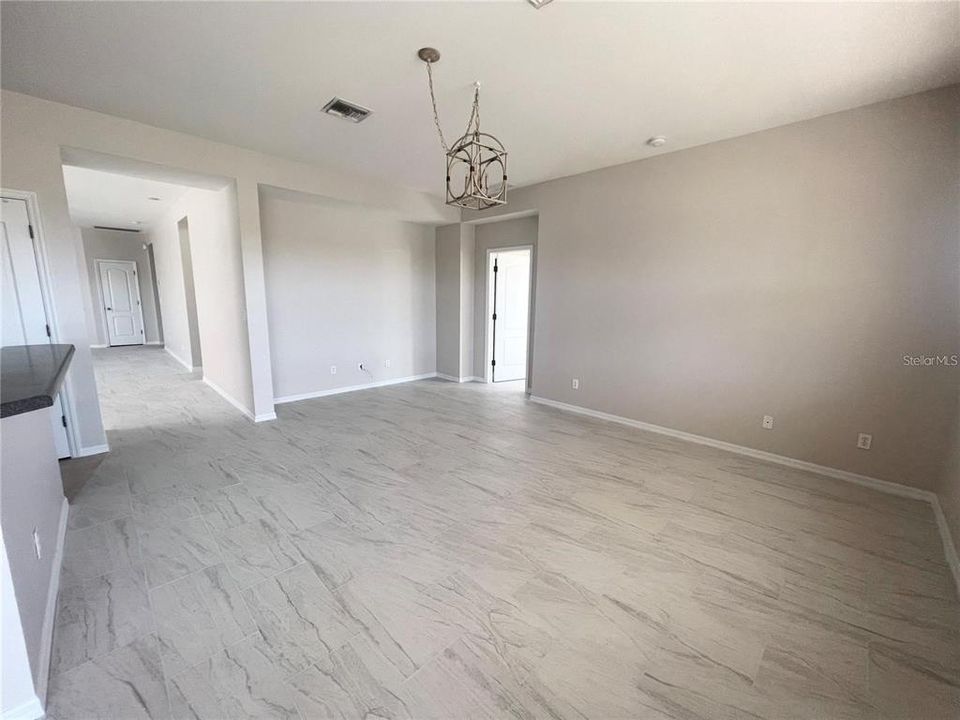 В аренду: $1,895 (4 спален, 2 ванн, 1950 Квадратных фут)