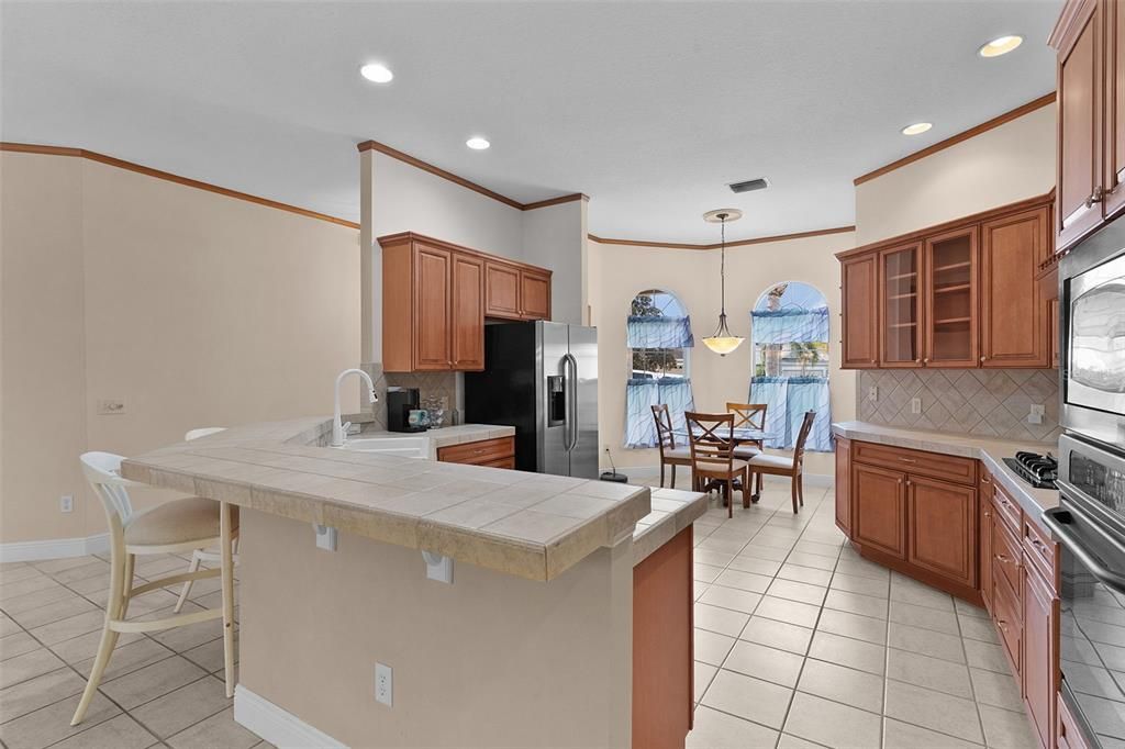 For Sale: $850,000 (3 beds, 2 baths, 2642 Square Feet)