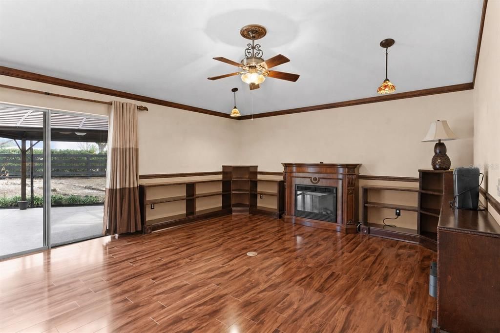 For Sale: $850,000 (3 beds, 2 baths, 2642 Square Feet)
