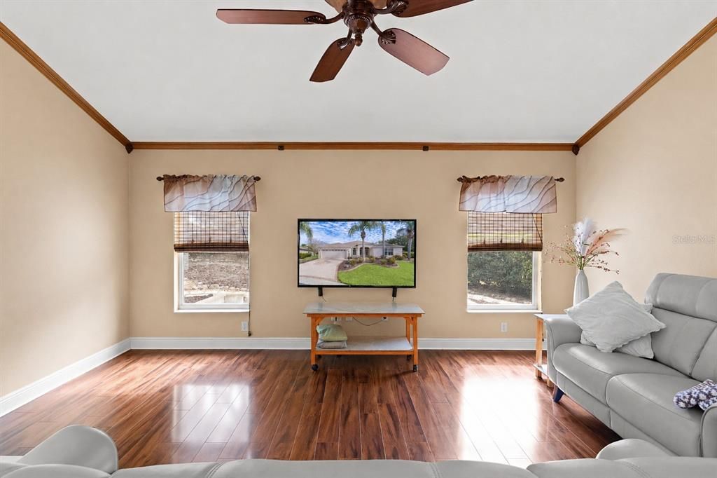 For Sale: $850,000 (3 beds, 2 baths, 2642 Square Feet)