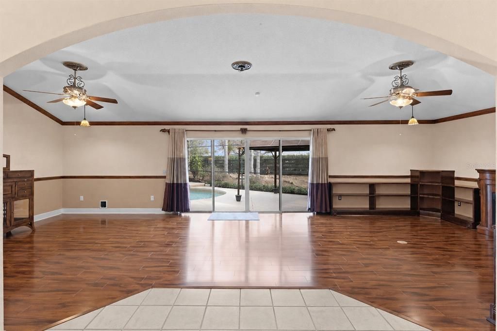 For Sale: $850,000 (3 beds, 2 baths, 2642 Square Feet)