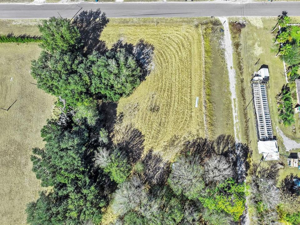 待售: $855,000 (6.88 acres)