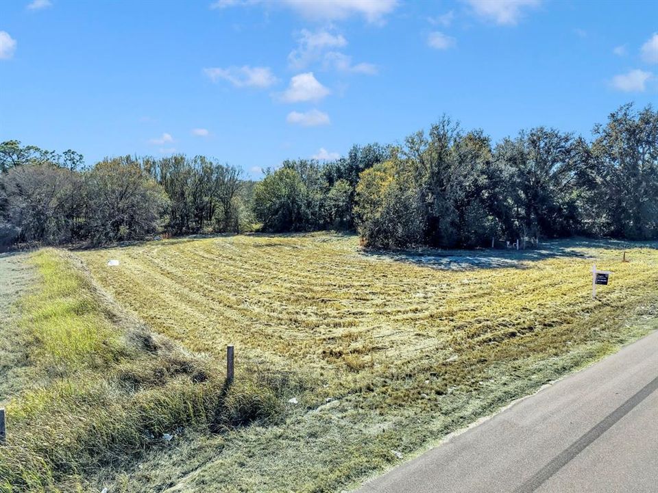 待售: $855,000 (6.88 acres)