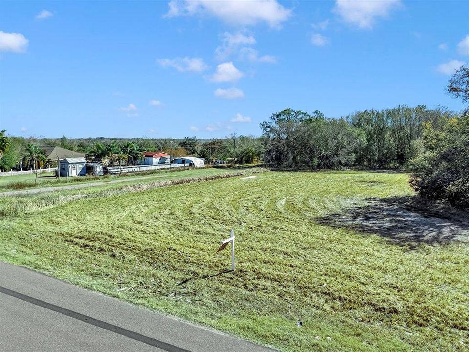 待售: $855,000 (6.88 acres)