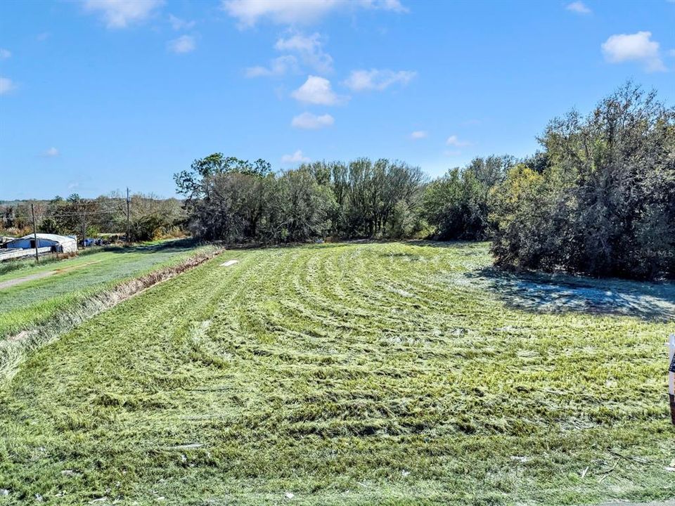 待售: $855,000 (6.88 acres)