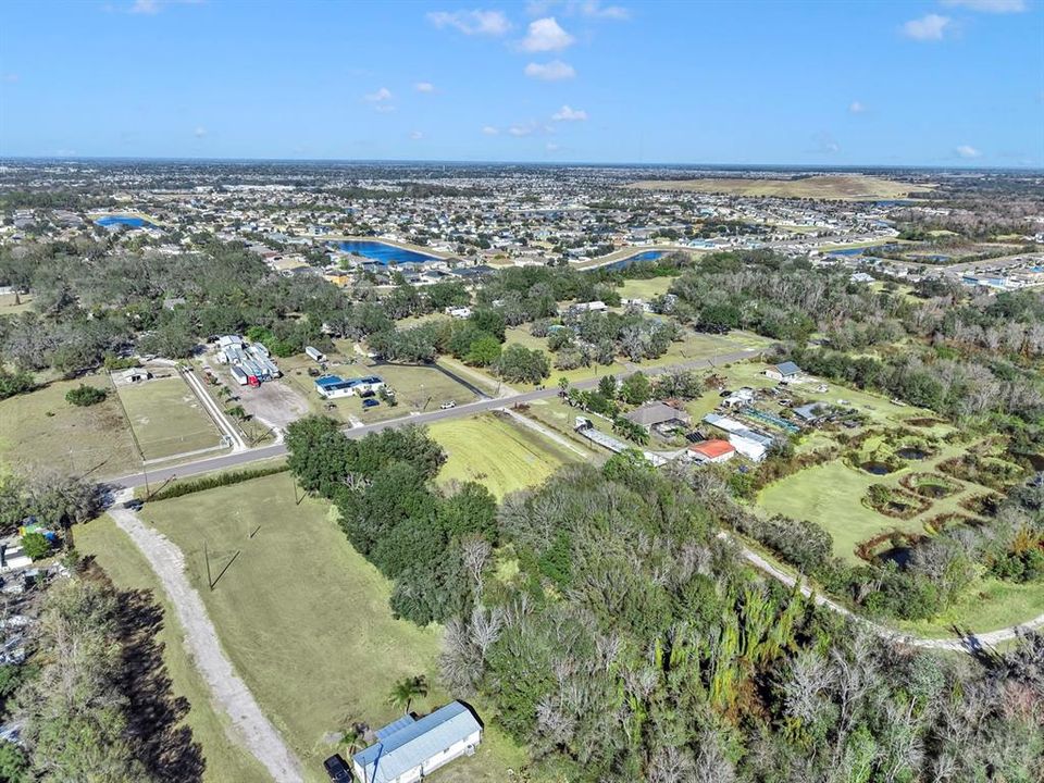 待售: $855,000 (6.88 acres)