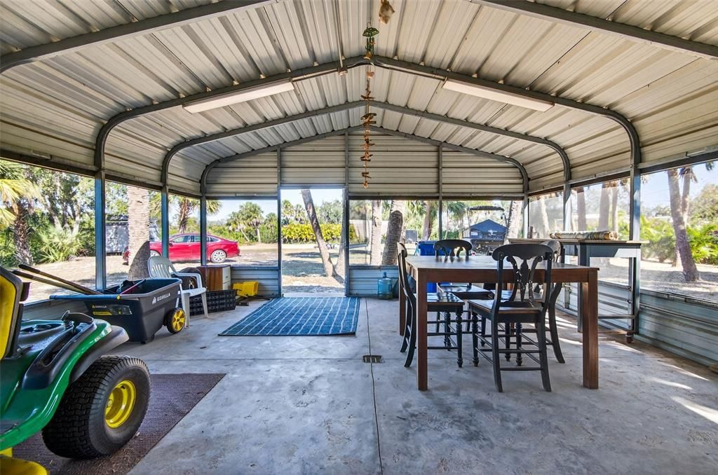 待售: $375,000 (1.70 acres)
