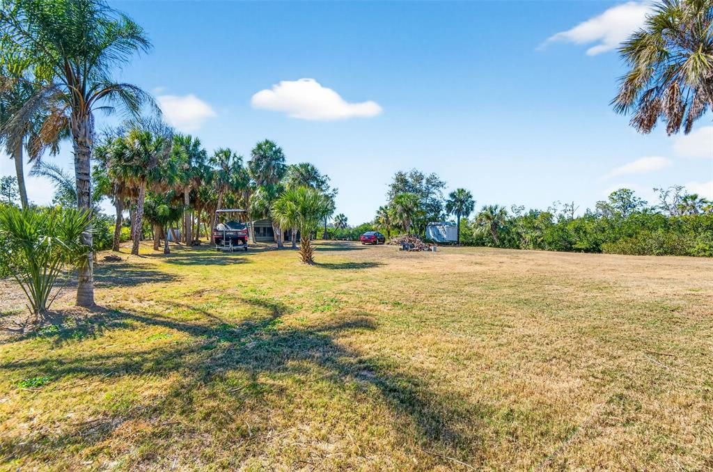 待售: $375,000 (1.70 acres)