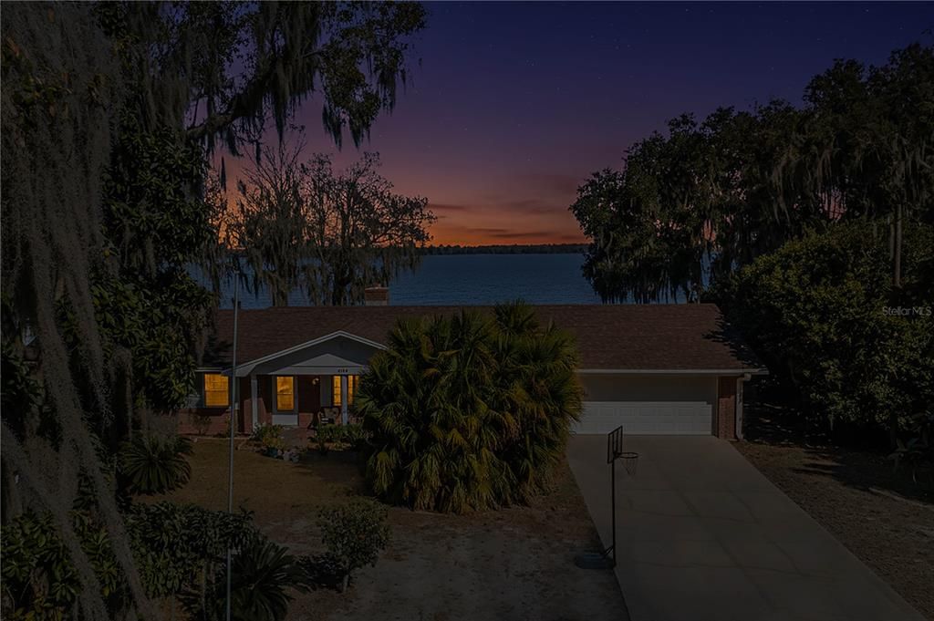 For Sale: $519,000 (4 beds, 2 baths, 2052 Square Feet)