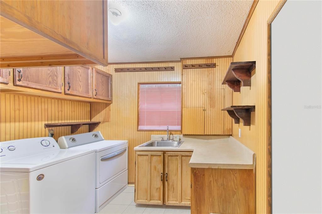 For Sale: $519,000 (4 beds, 2 baths, 2052 Square Feet)