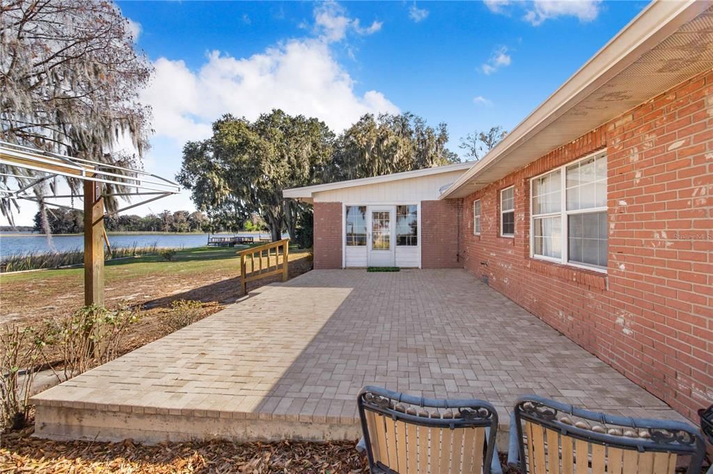 For Sale: $519,000 (4 beds, 2 baths, 2052 Square Feet)