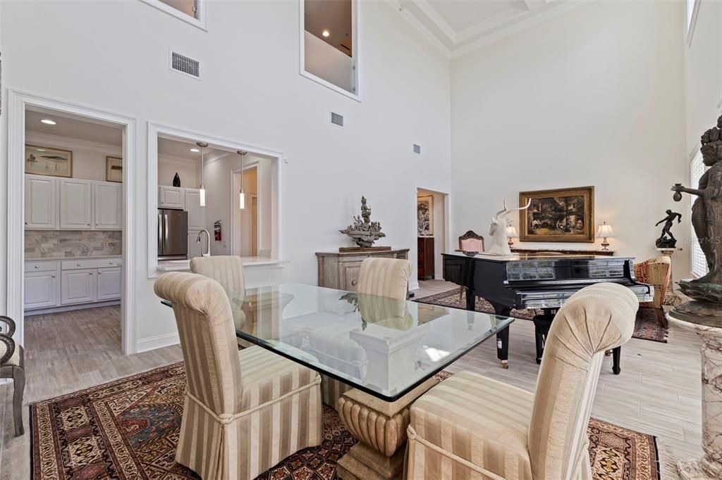 На продажу: $945,000 (3 спален, 3 ванн, 3950 Квадратных фут)