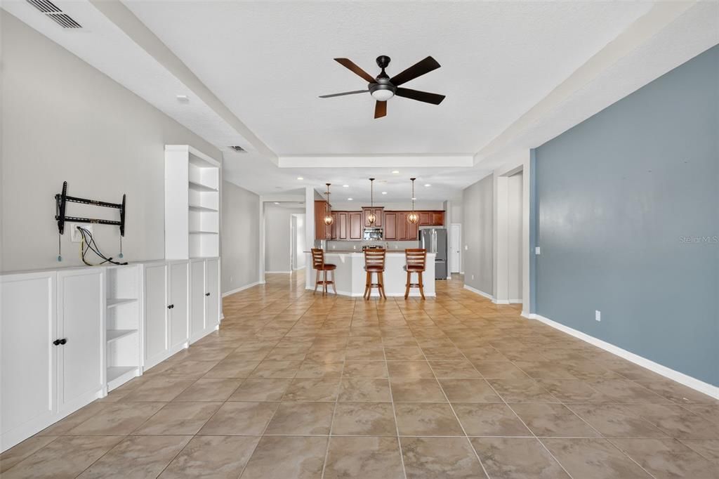 En Venta: $374,900 (4 camas, 3 baños, 2622 Pies cuadrados)