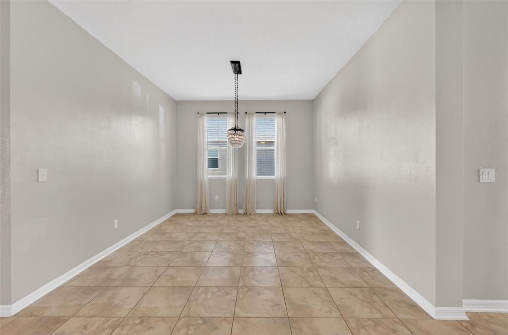 En Venta: $374,900 (4 camas, 3 baños, 2622 Pies cuadrados)