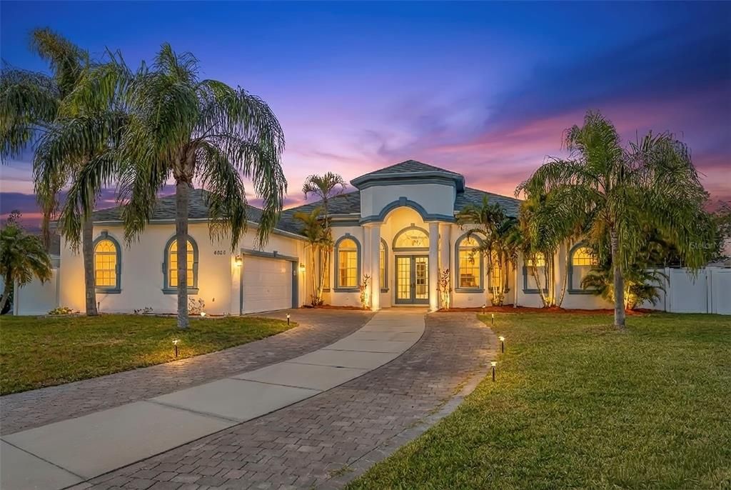 Recently Sold: $1,100,000 (4 beds, 3 baths, 3393 Square Feet)