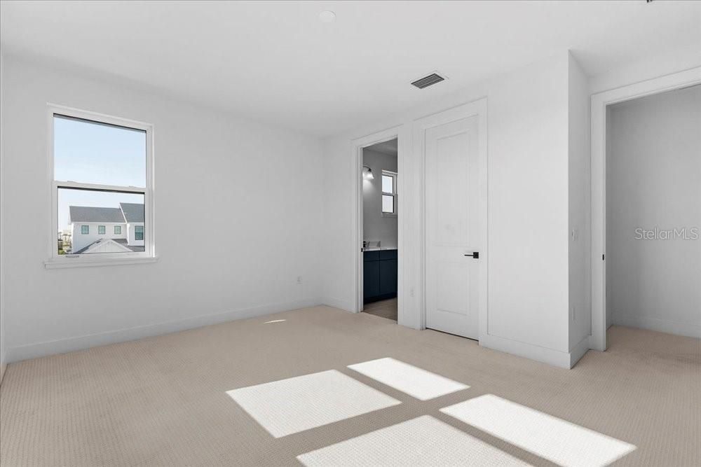 For Sale: $1,590,000 (4 beds, 4 baths, 4495 Square Feet)