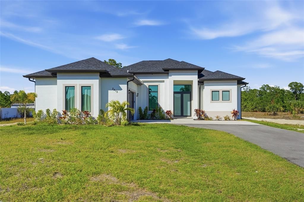 En Venta: $715,000 (4 camas, 3 baños, 1726 Pies cuadrados)