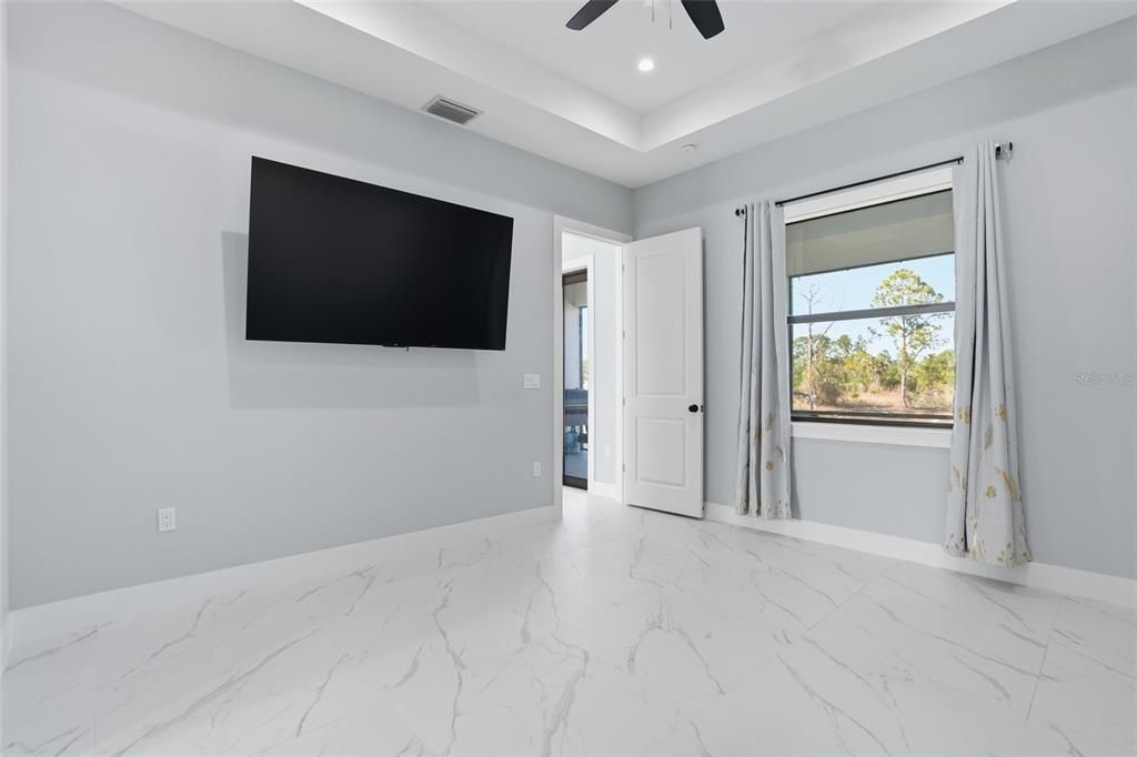 En Venta: $715,000 (4 camas, 3 baños, 1726 Pies cuadrados)