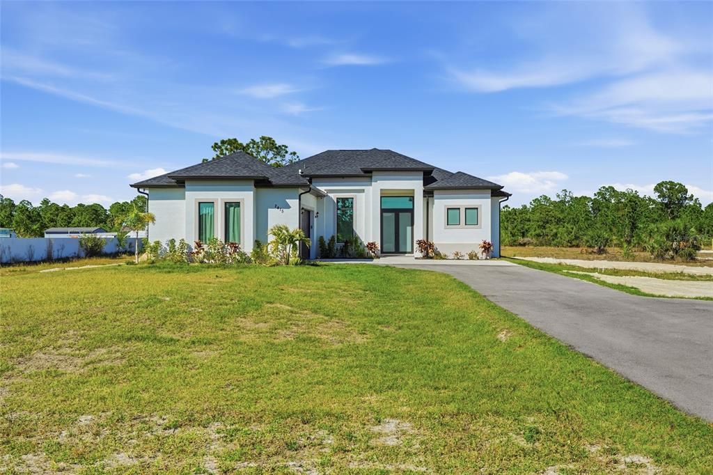 En Venta: $715,000 (4 camas, 3 baños, 1726 Pies cuadrados)