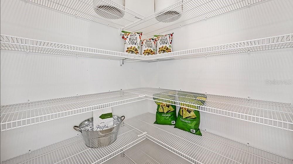Activo con contrato: $275,000 (3 camas, 2 baños, 1558 Pies cuadrados)