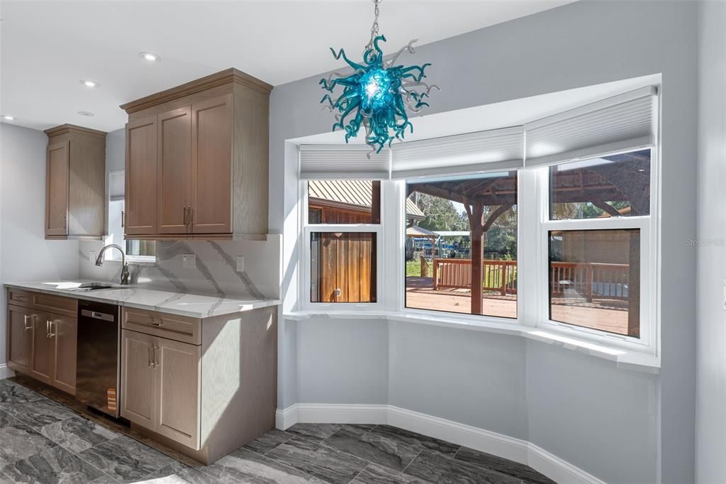 En Venta: $624,900 (4 camas, 2 baños, 2259 Pies cuadrados)