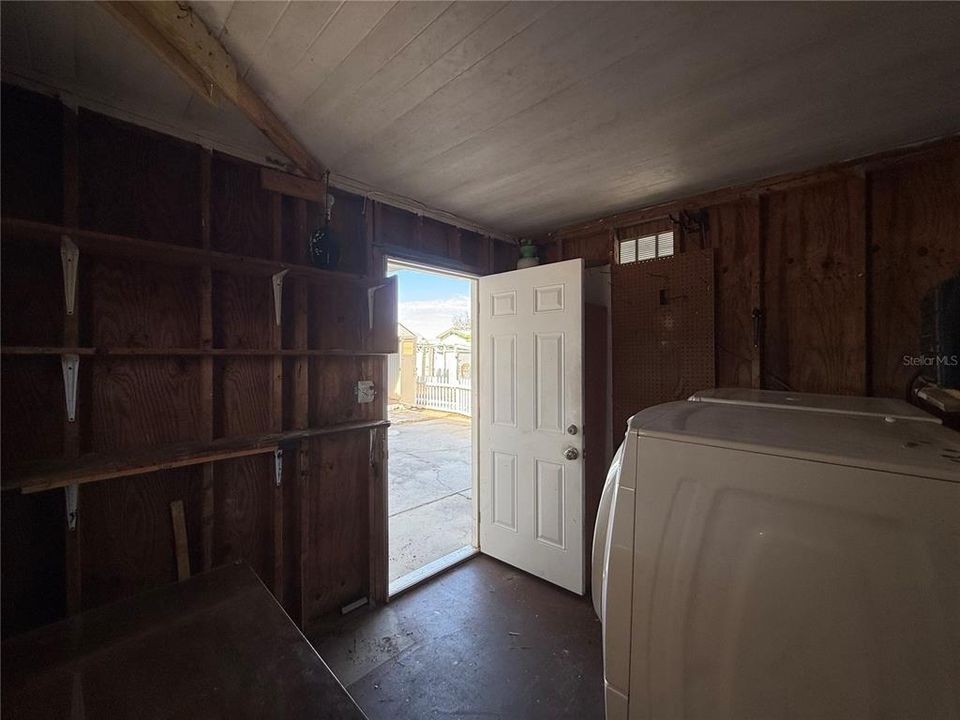 На продажу: $125,000 (2 спален, 1 ванн, 744 Квадратных фут)