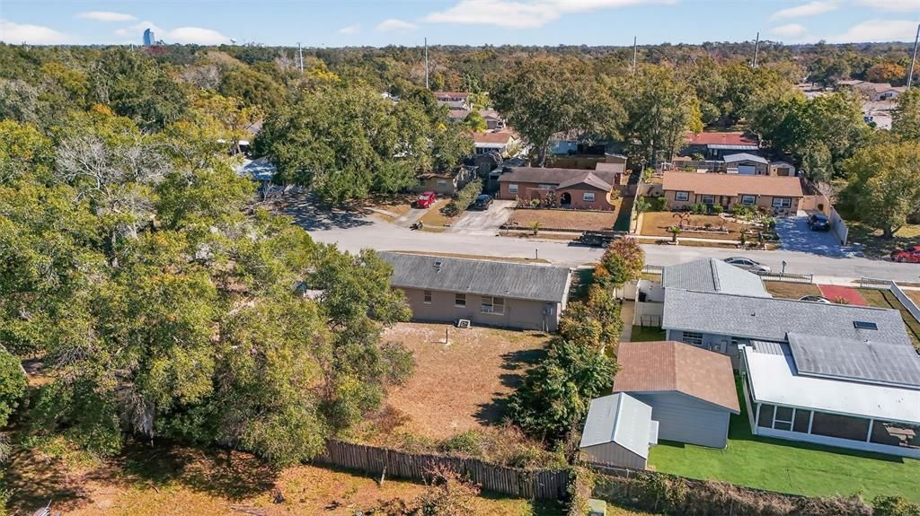 Activo con contrato: $214,900 (3 camas, 2 baños, 1000 Pies cuadrados)