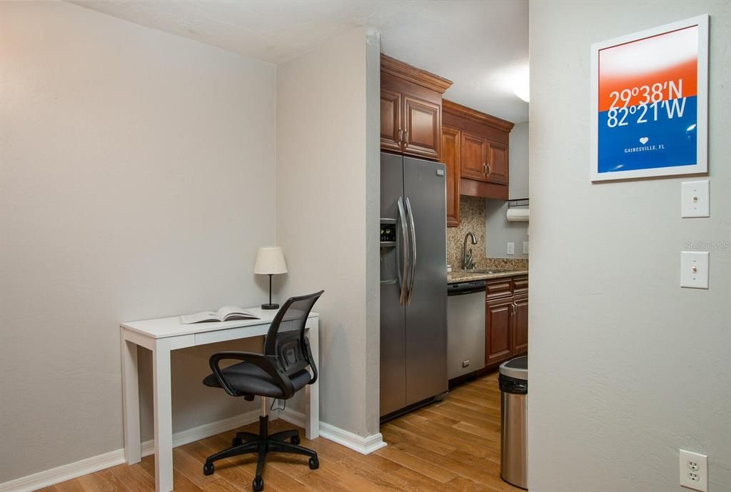 На продажу: $242,900 (2 спален, 2 ванн, 1152 Квадратных фут)