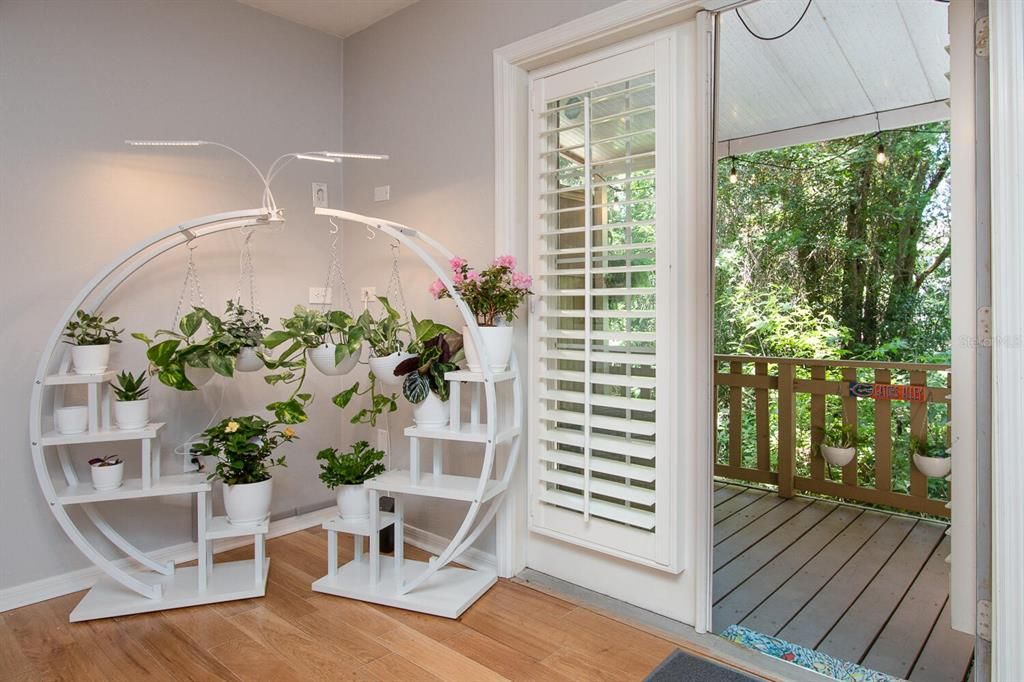 На продажу: $242,900 (2 спален, 2 ванн, 1152 Квадратных фут)