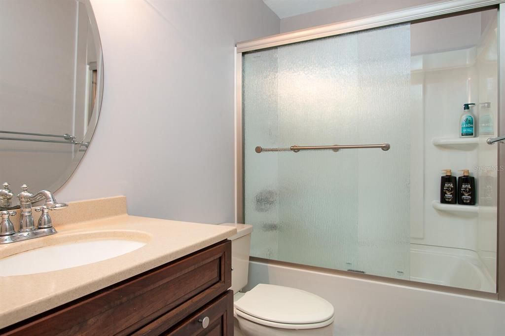 На продажу: $242,900 (2 спален, 2 ванн, 1152 Квадратных фут)