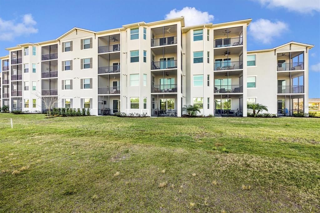 For Rent: $2,300 (2 beds, 2 baths, 1154 Square Feet)