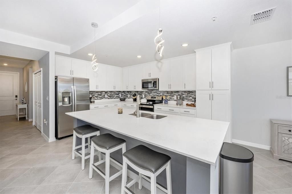 For Rent: $2,300 (2 beds, 2 baths, 1154 Square Feet)