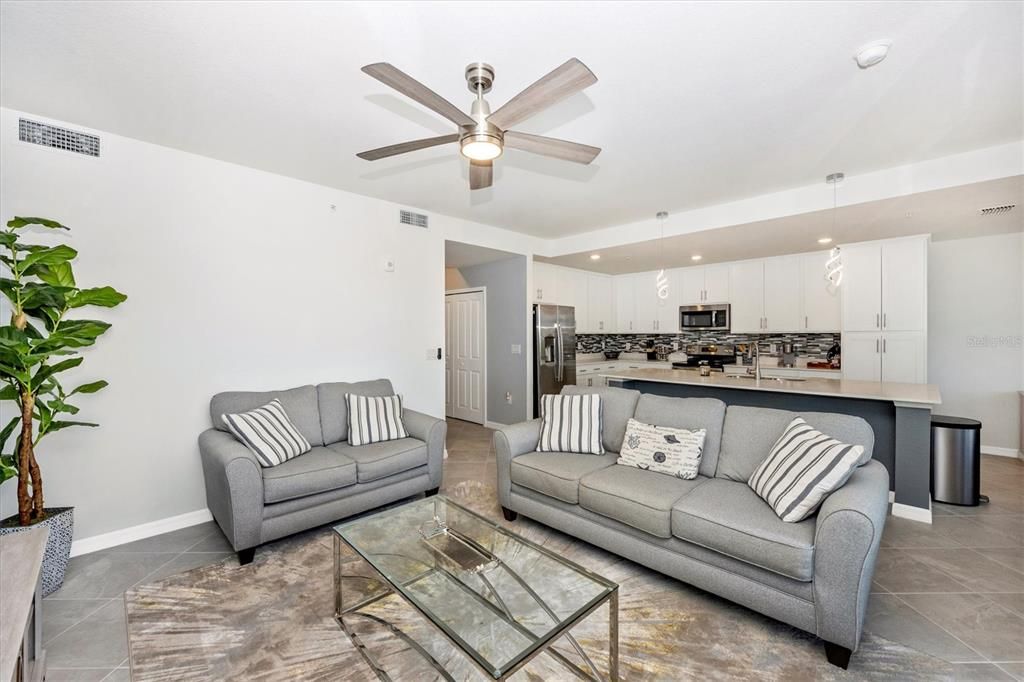 For Rent: $2,300 (2 beds, 2 baths, 1154 Square Feet)