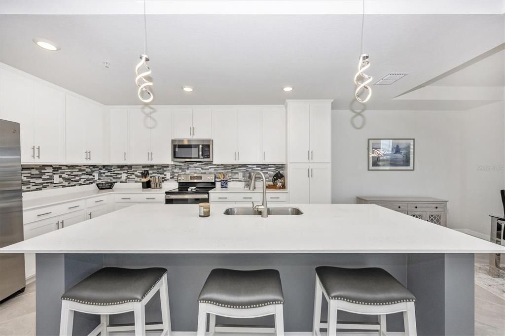 For Rent: $2,300 (2 beds, 2 baths, 1154 Square Feet)