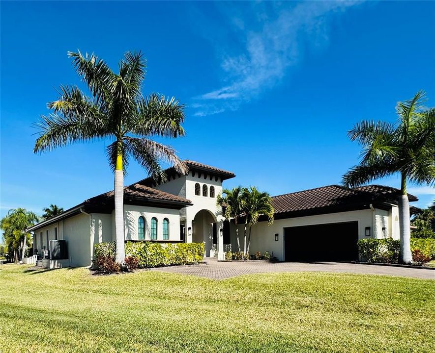 For Sale: $999,000 (3 beds, 3 baths, 3346 Square Feet)