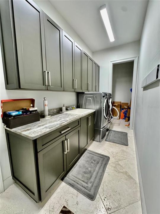 For Sale: $999,000 (3 beds, 3 baths, 3346 Square Feet)