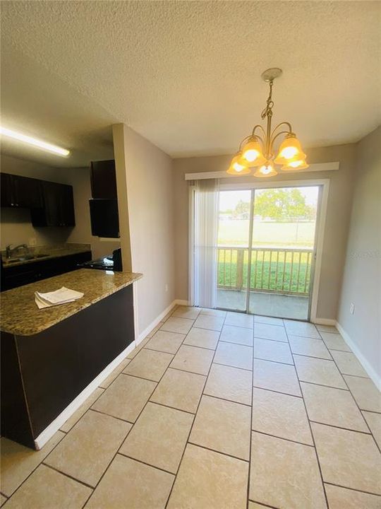 For Sale: $95,000 (2 beds, 1 baths, 992 Square Feet)
