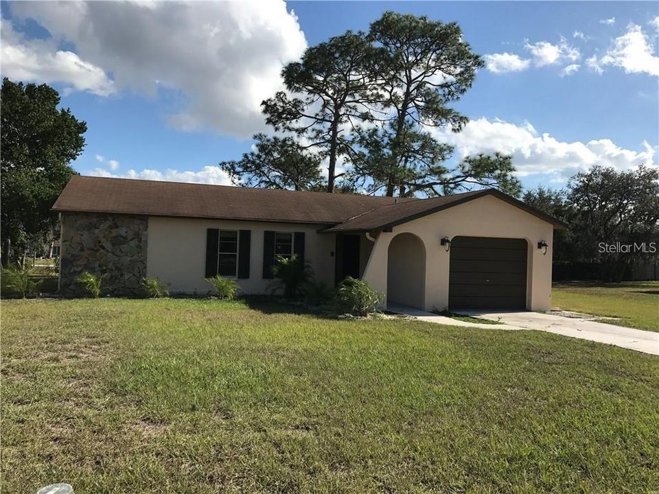 Recently Rented: $1,650 (3 beds, 2 baths, 1241 Square Feet)