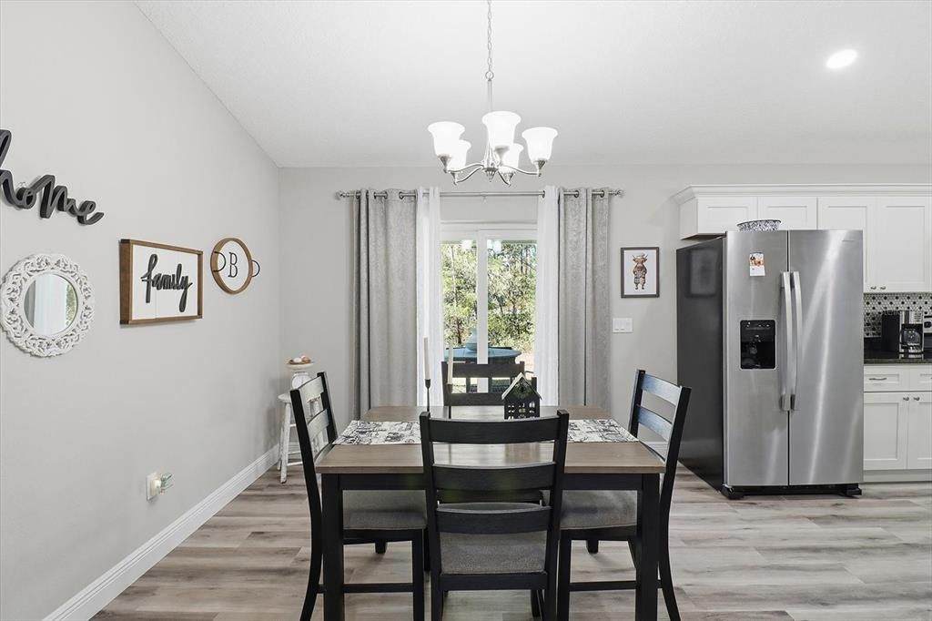 Active With Contract: $247,900 (3 beds, 2 baths, 1485 Square Feet)