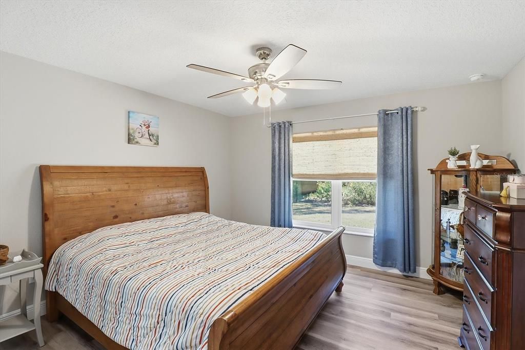 Active With Contract: $247,900 (3 beds, 2 baths, 1485 Square Feet)
