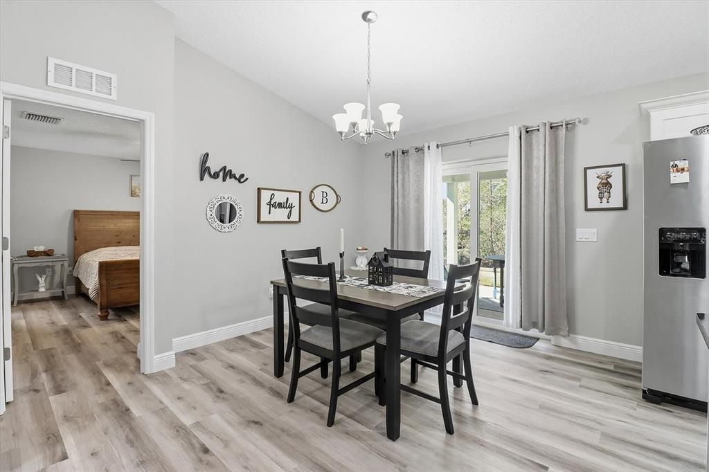 Active With Contract: $247,900 (3 beds, 2 baths, 1485 Square Feet)