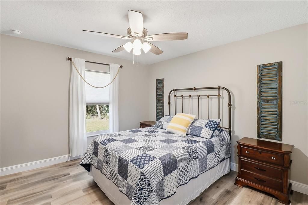 Active With Contract: $247,900 (3 beds, 2 baths, 1485 Square Feet)
