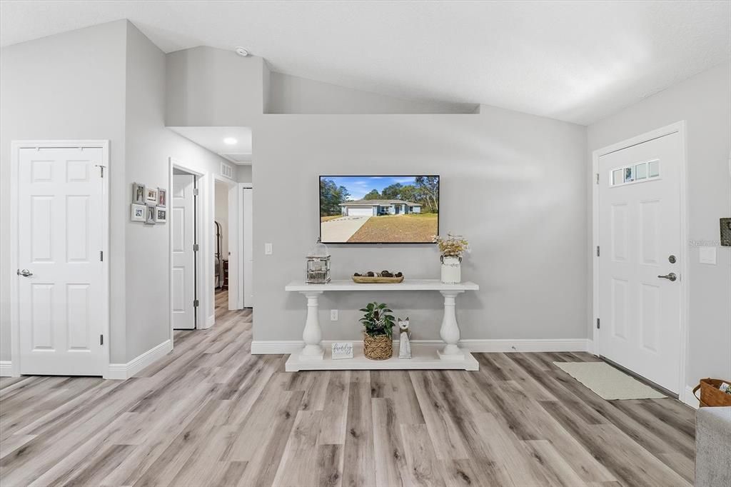 Active With Contract: $247,900 (3 beds, 2 baths, 1485 Square Feet)