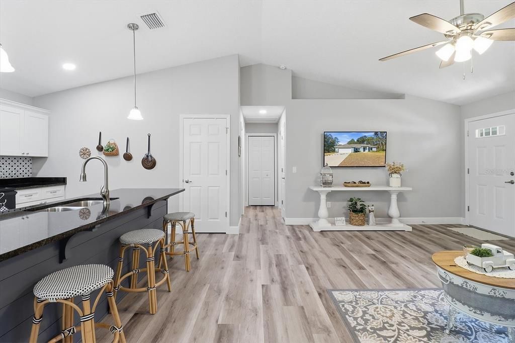 Active With Contract: $247,900 (3 beds, 2 baths, 1485 Square Feet)