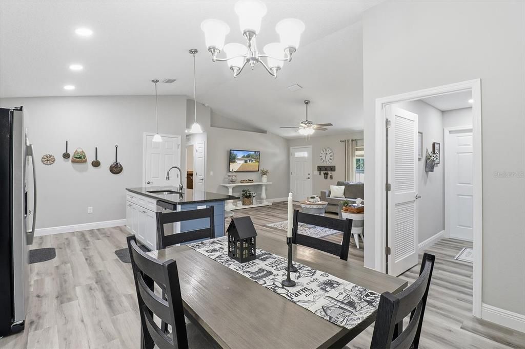 Active With Contract: $247,900 (3 beds, 2 baths, 1485 Square Feet)