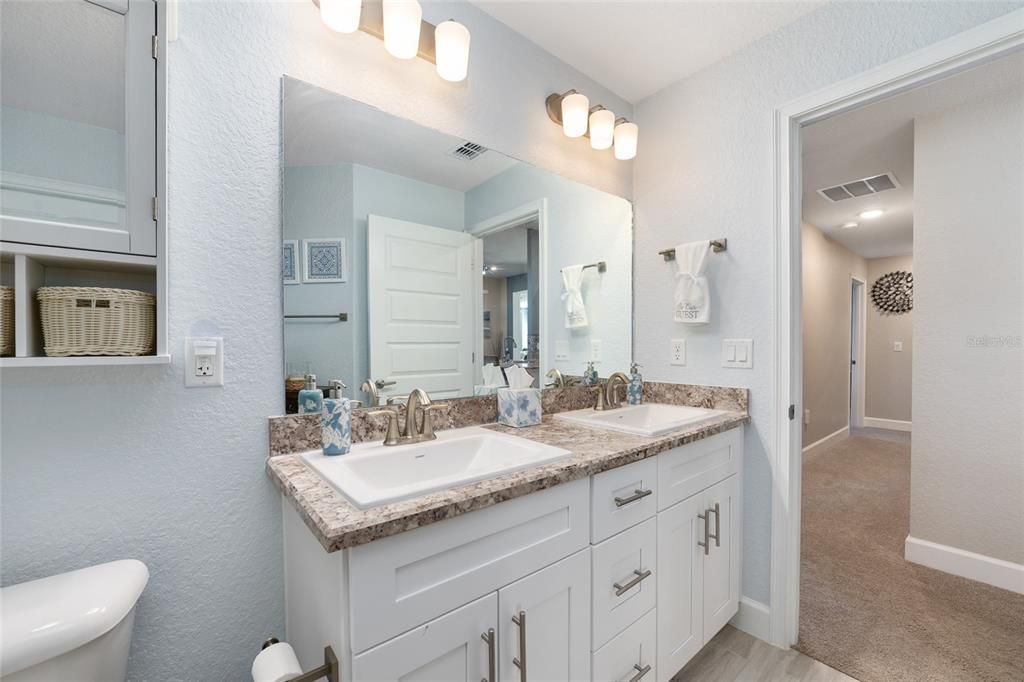 Active With Contract: $375,000 (4 beds, 2 baths, 2333 Square Feet)