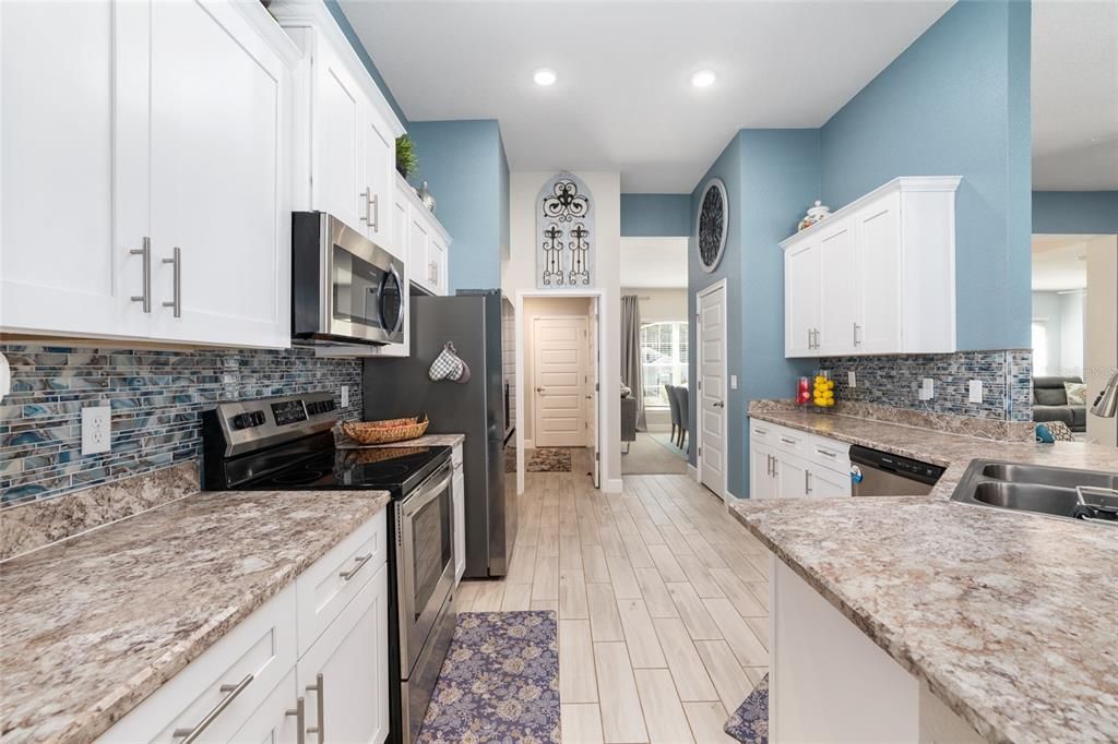 Active With Contract: $375,000 (4 beds, 2 baths, 2333 Square Feet)