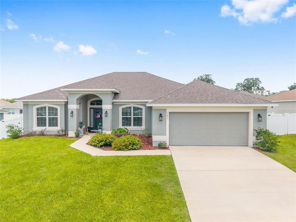 Active With Contract: $375,000 (4 beds, 2 baths, 2333 Square Feet)