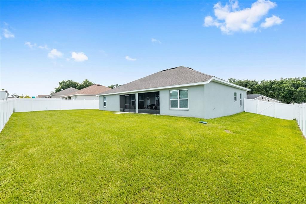 Active With Contract: $375,000 (4 beds, 2 baths, 2333 Square Feet)
